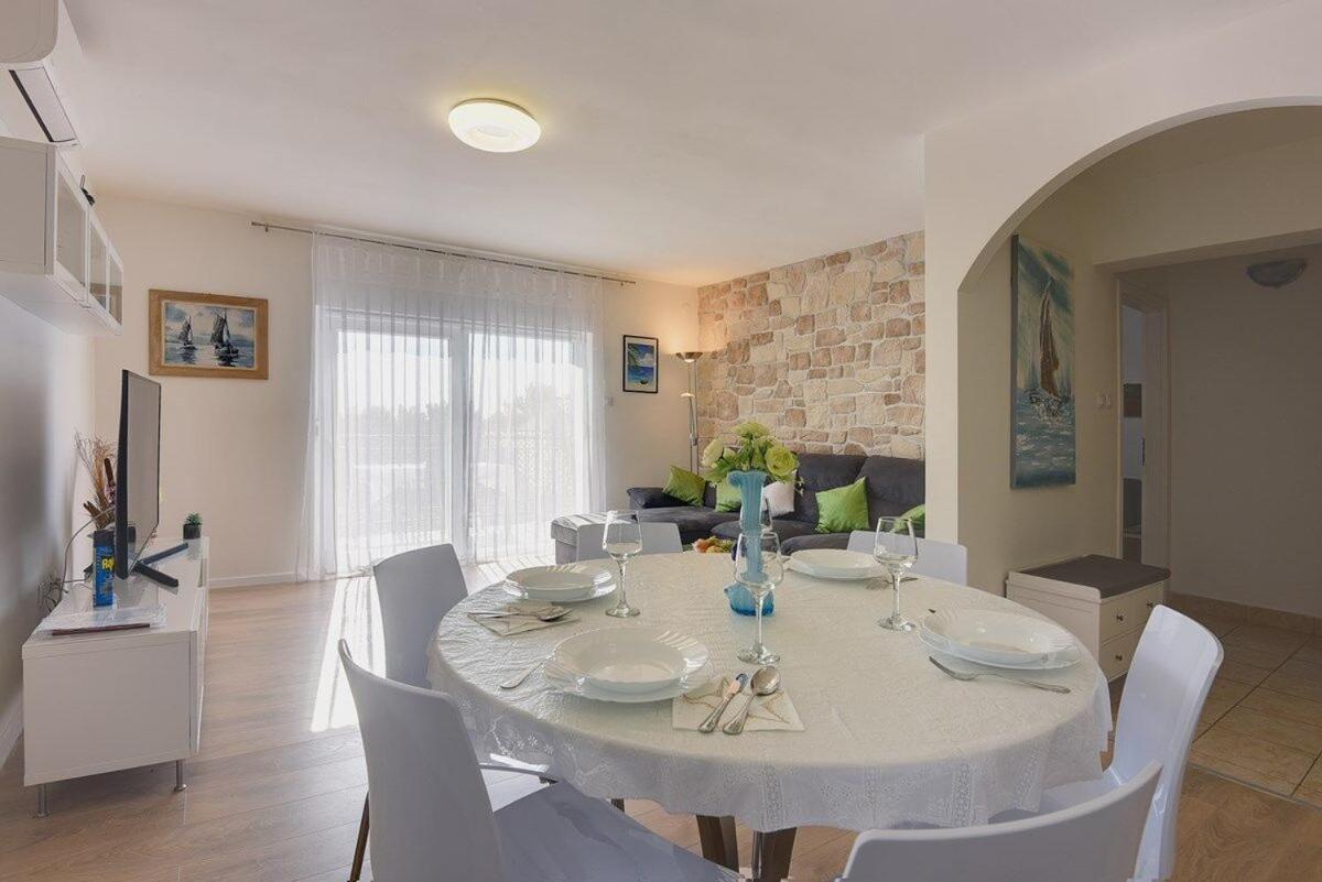 Apartment Zajec Premantura Bagian luar foto