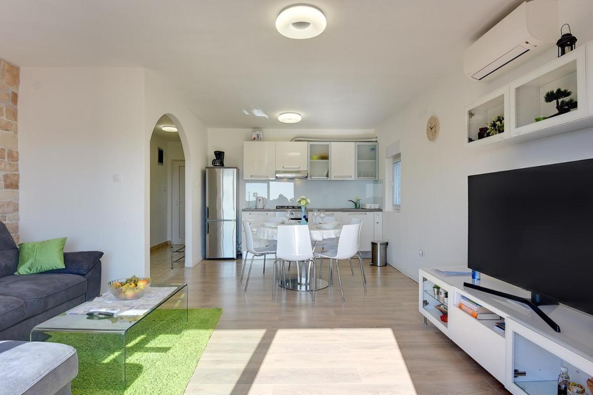 Apartment Zajec Premantura Bagian luar foto