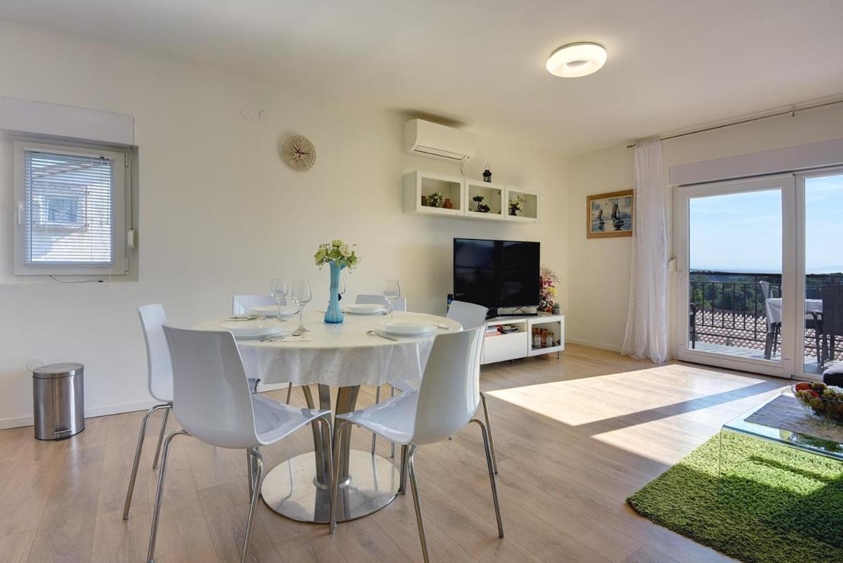 Apartment Zajec Premantura Bagian luar foto