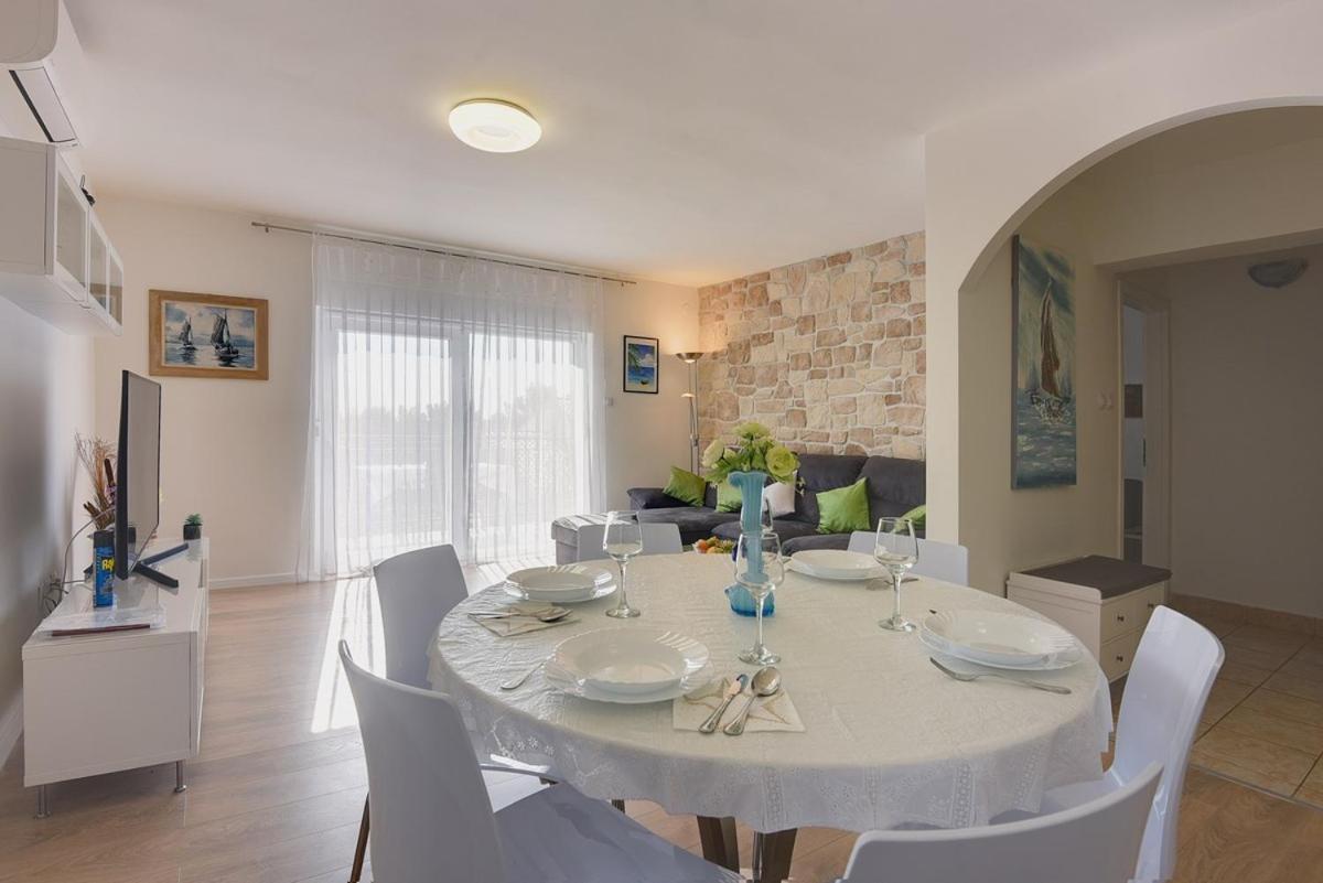 Apartment Zajec Premantura Bagian luar foto